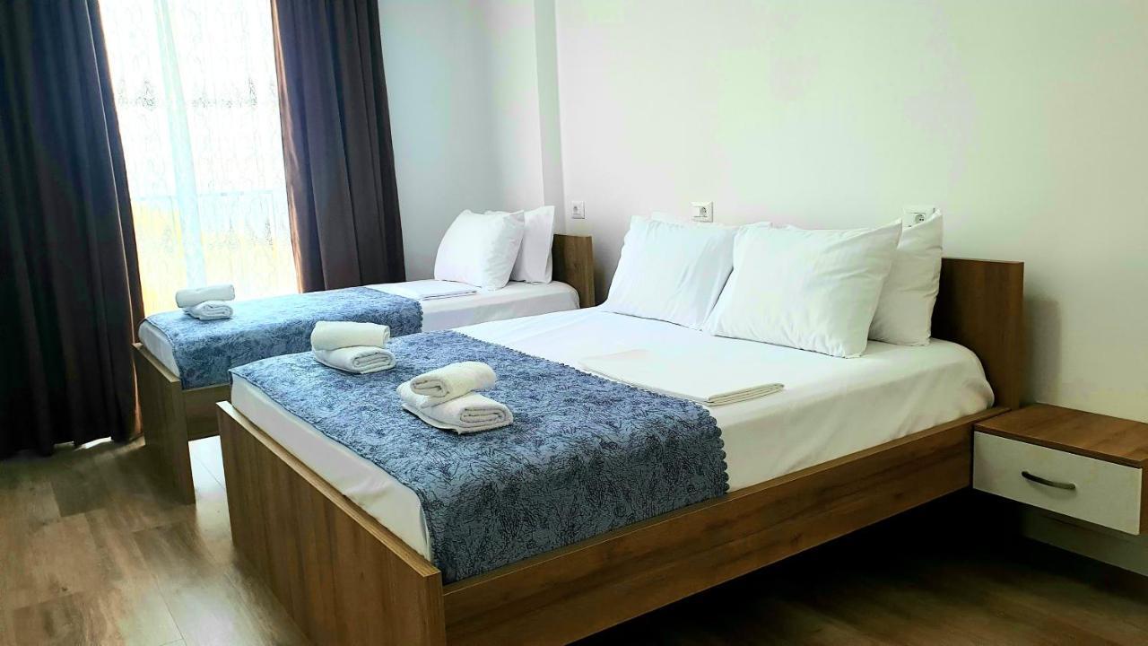 2F Saranda Apartment Bagian luar foto
