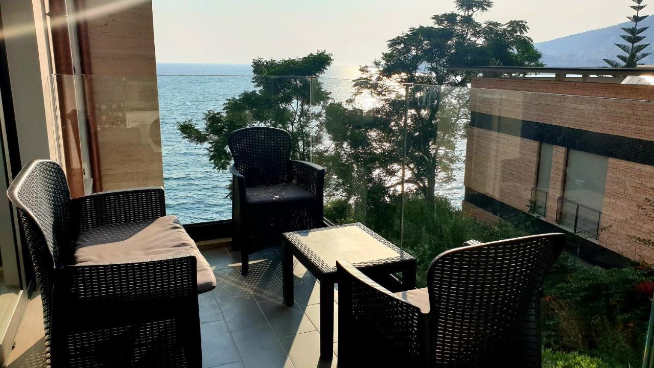 2F Saranda Apartment Bagian luar foto