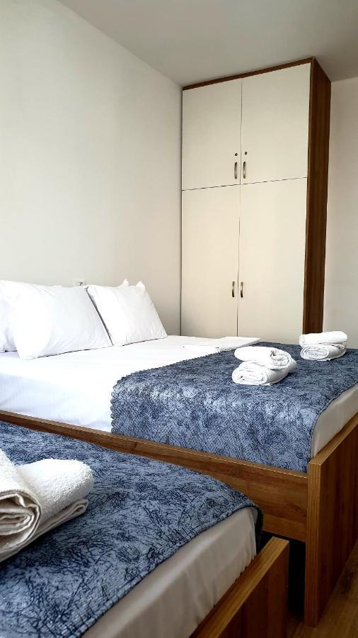 2F Saranda Apartment Bagian luar foto