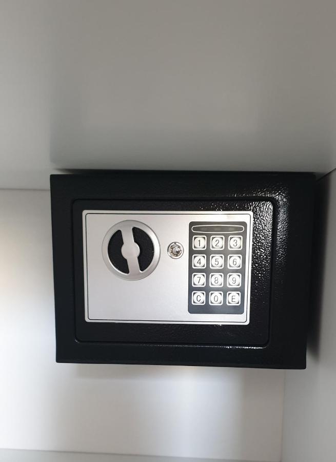 2F Saranda Apartment Bagian luar foto