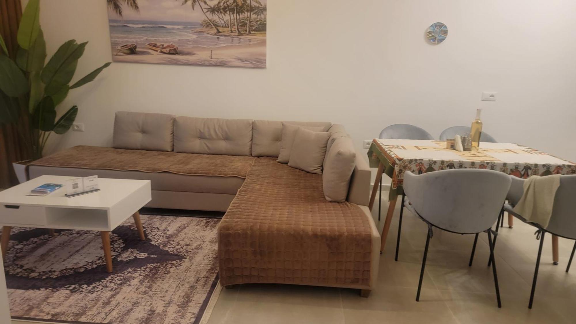 2F Saranda Apartment Bagian luar foto