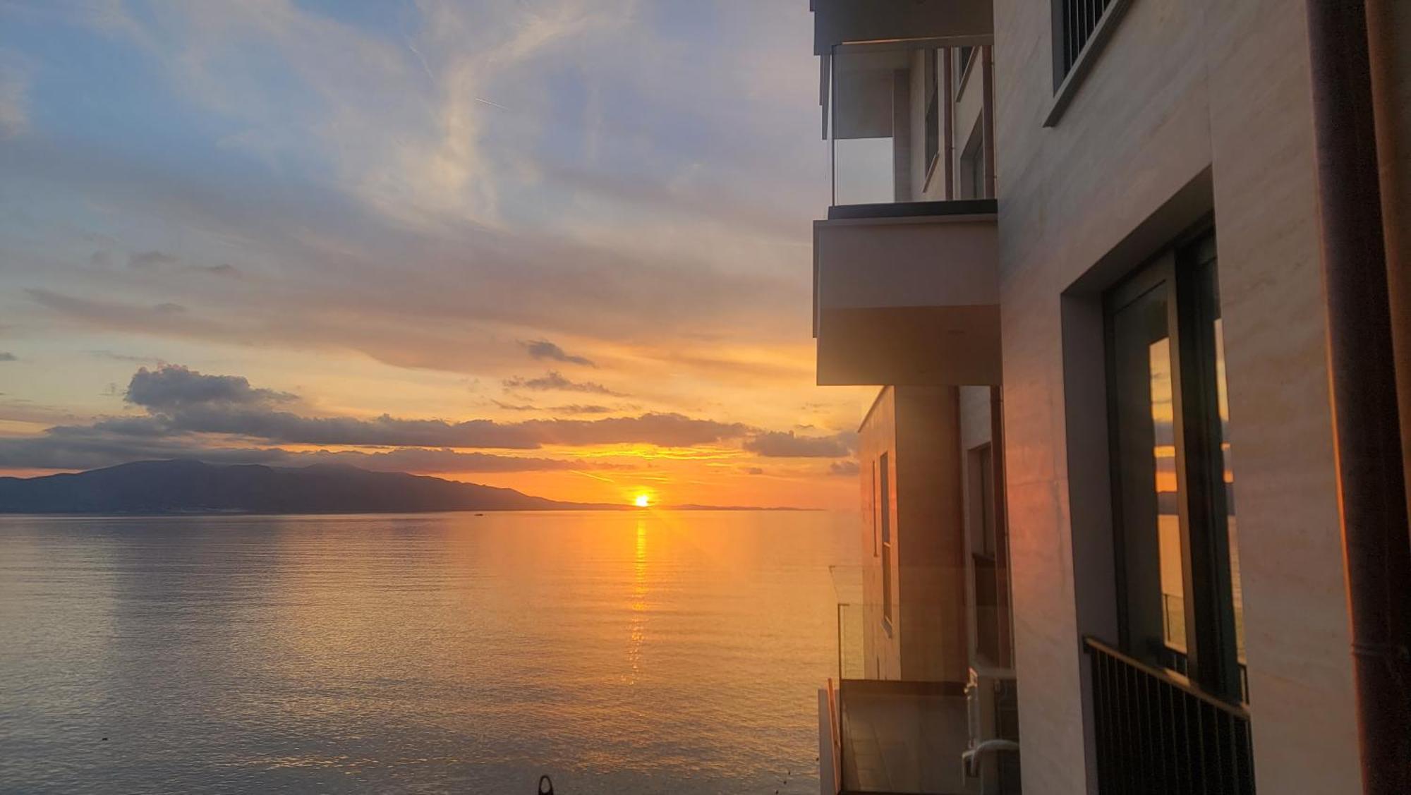 2F Saranda Apartment Bagian luar foto