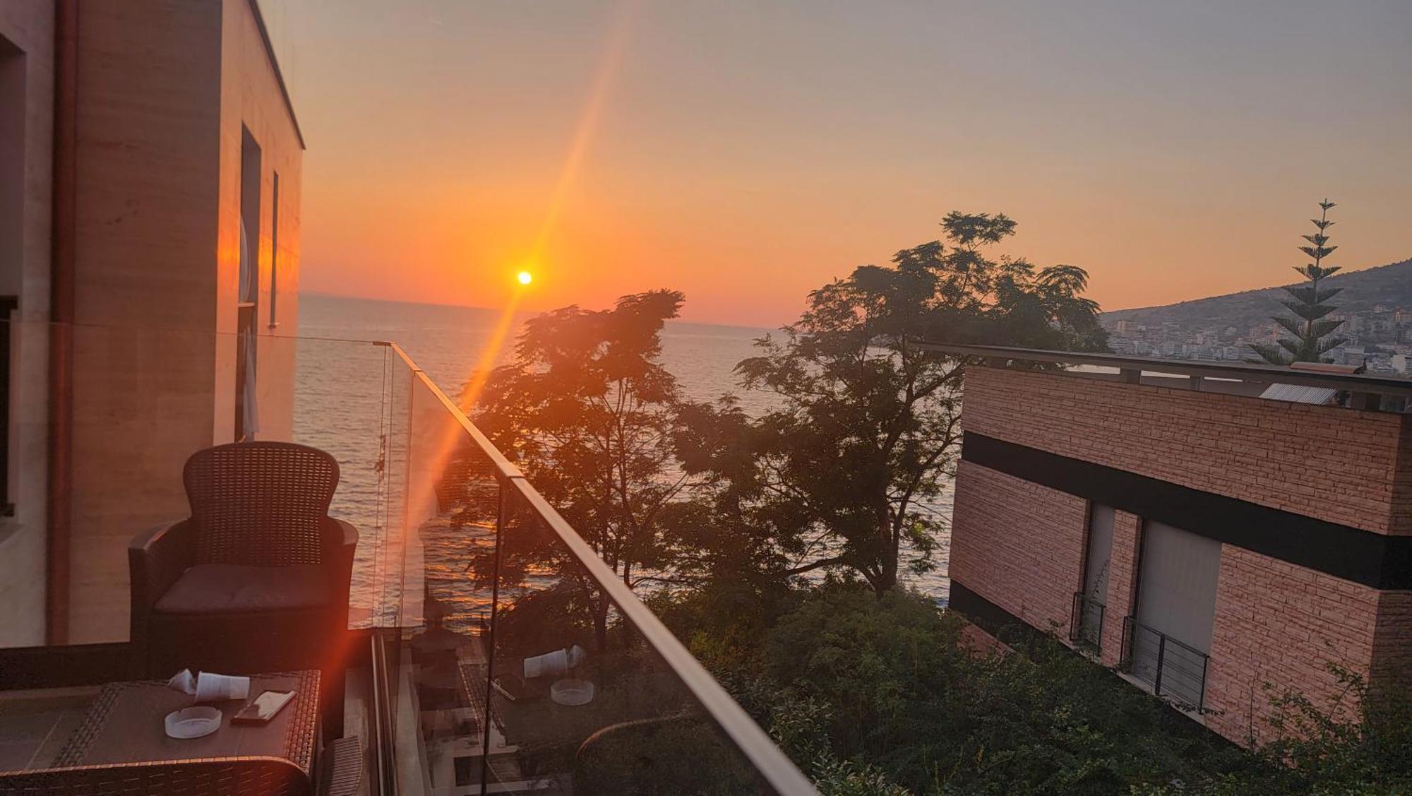 2F Saranda Apartment Bagian luar foto