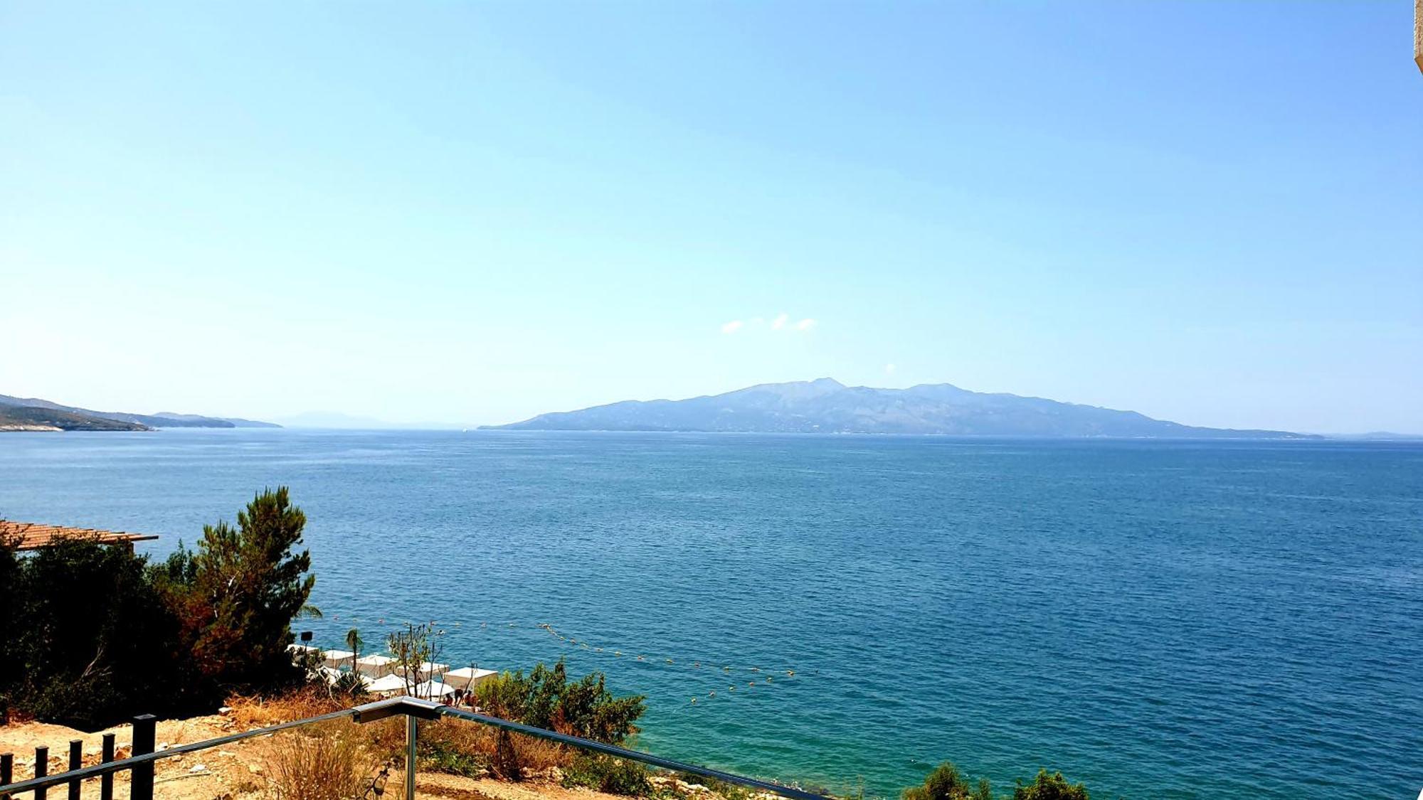 2F Saranda Apartment Bagian luar foto