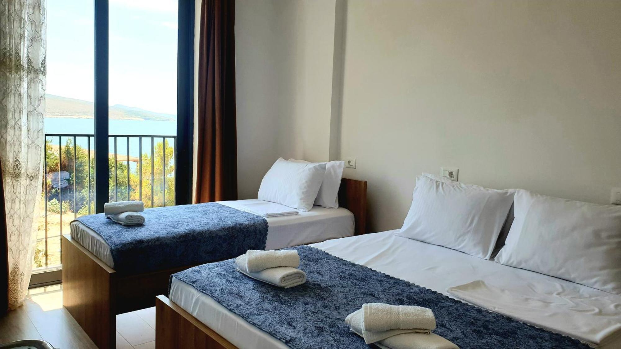 2F Saranda Apartment Bagian luar foto