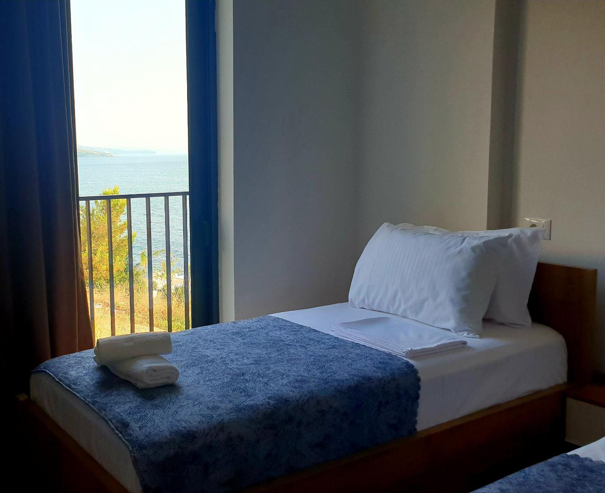 2F Saranda Apartment Bagian luar foto