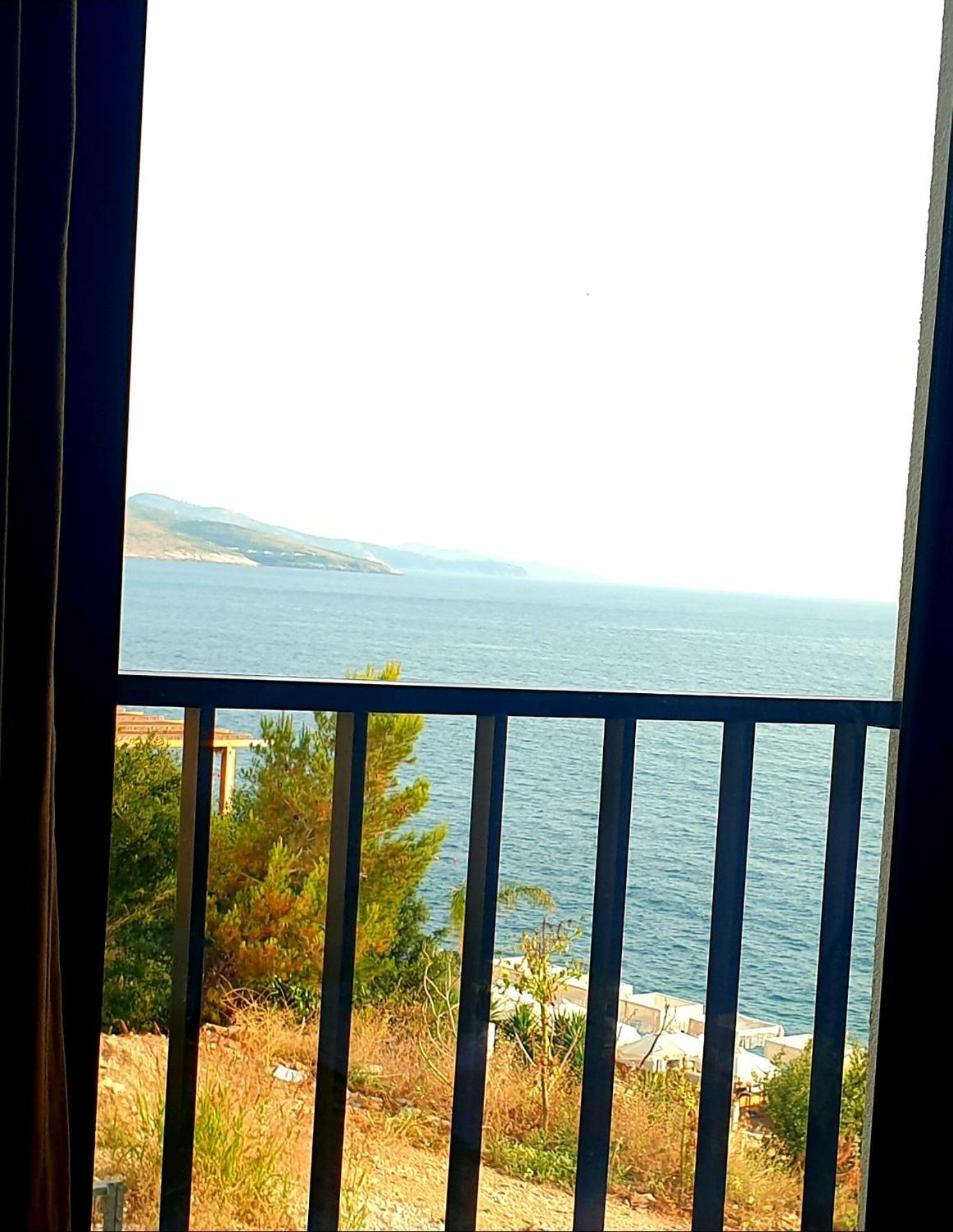 2F Saranda Apartment Bagian luar foto